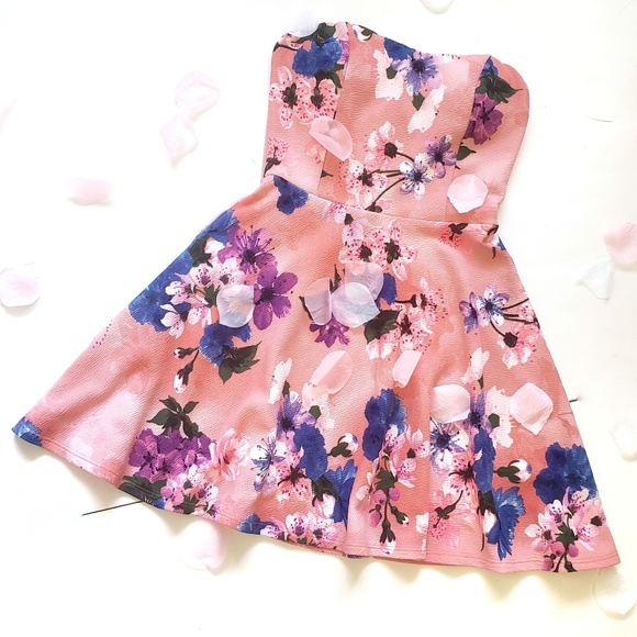 Cefian USA Dresses & Skirts - 3 For $15 Cefian USA Skater Dress Strapless Floral